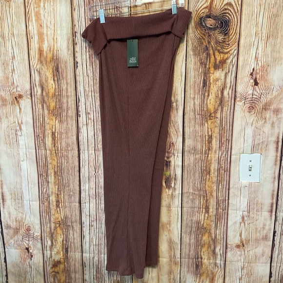 Women’s Wild‎ Fable Pant Sz Large Purple  a turned up Waist & Ribbed Fabric NWT - Picture 1 of 9